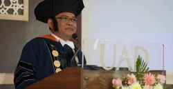 Rektor UAD Sandang Gelar Profesor Ilmu Pendidikan Teknologi Kejuruan