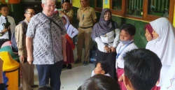 Ketika Mr. Smith “Ngetes” Penggunaan Bahasa Jawa di SD Muhammadiyah Karangkajen