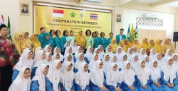 Pertukaran Pelajar: Siswa Streesmutprakan School Thailand Kunjungi Mu&#8217;allimaat Yogyakarta