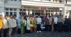 Warga Muhammadiyah DIY Antar Syauqi Soeratno Daftar Caleg DPD RI