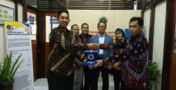 Rektor IKIP Siliwangi Jabar Kunjungi Prodi MPMAT PPs UAD Yogyakarta