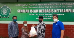 PDM Kota Yogyakarta Bagikan Sembako untuk Guru-Karyawan Sekolah Muhammadiyah se-Kota Yogyakarta