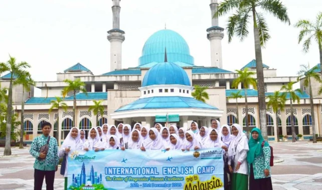 Siswi Muallimaat Yogyakarta Ikuti International English Camp di IIUM Malaysia