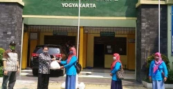 SMP Muhammadiyah 2 Yogyakarta Berbagi Sembako