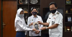 Siswa SMP Muhdasa Yogyakarta Buat Antologi "Sketsa Pandemi"