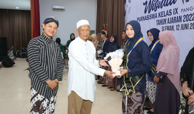 SMP Muhammadiyah 1 Sleman Wisuda 120 Siswa Siswi