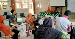 SMP Muhammadiyah 1 Purwokerto Gelar Pelatihan Bagi Guru
