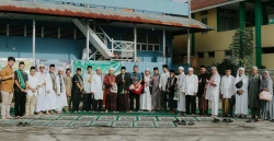 Ribuan Jamaah Sholat Idul Fitri di Lapangan SMA Muhammadiyah Sintang