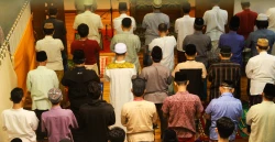 MASALAH SHALAT HARI RAYA: Mengangkat Tangan dalam Takbir Zawaid