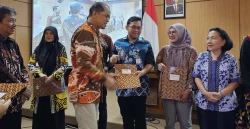 RS PKU Bantul Raih Penghargaan RS Swasta Terbaik Program Penanggulangan Tuberkulosis Oleh Dinkes DIY
