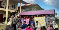 Mahasiswa KKN UAD Kenalkan Kain Jumputan di Kancah Internasional   