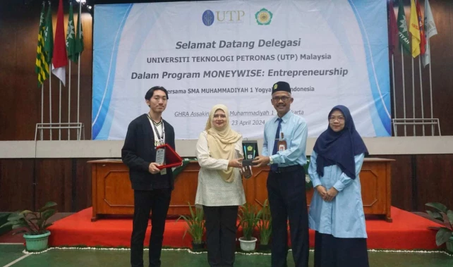 SMA Muhammadiyah 1 Yogya dan UTP Malaysia Gelar Program Moneywise: Entrepreneurship